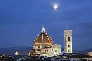Images Dated 21st September 2010: Moonrise and Florence Cathedral, Basilica di Santa Maria del Fiore at dusk, Florence