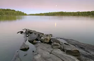 Images Dated 4th September 2006: Moonrise from Pine Point campsite, Lake Kabetogama, Voyageurs National Park, Minnesota