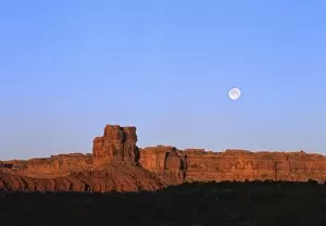 Images Dated 2nd July 2007: Moonrise over Valley of the Gods near Mexican Hat, Utah