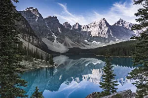 Images Dated 29th December 2020: Moraine Lake, Banff National Park, Alberta, Canada