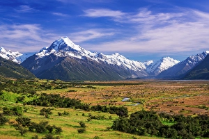 Images Dated 16th January 2024: Morning light on Mount Cook, Aoraki Mount Cook National Park, South Island, New Zealand