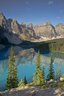 Images Dated 21st July 2015: Morning, Mpraine lake, Banff National Park, Alberta, Canada