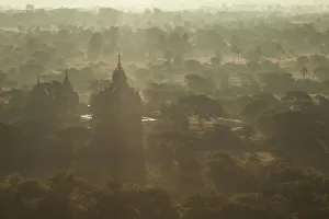 Burma Prints: Morning view of the temples of Bagan, Myanmar