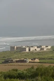 Images Dated 27th March 2006: MOROCCO, Atlantic Coast, EL, MEHATTAT: Atlantic Shoreline View / Morning