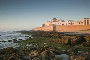 Images Dated 25th March 2006: MOROCCO, Atlantic Coast, ESSAOUIRA: Town View / Sunset