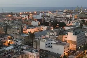 Images Dated 3rd March 2006: MOROCCO, Casablanca: Ancienne (old) Medina, Aerial View & Port / Dusk