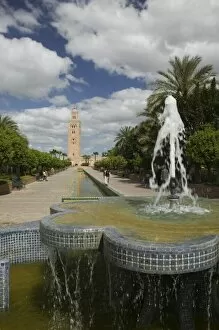 Images Dated 19th March 2006: MOROCCO, MARRAKECH: Koutoubia Mosque / Daytime