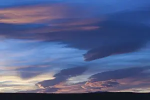Images Dated 17th March 2006: MOROCCO, South of the High Atlas, AIT BENHADDOU: Desert Sunset