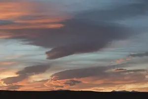 Images Dated 17th March 2006: MOROCCO, South of the High Atlas, AIT BENHADDOU: Desert Sunset