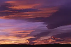 Images Dated 17th March 2006: MOROCCO, South of the High Atlas, AIT BENHADDOU: Desert Sunset