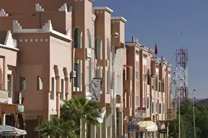 Images Dated 15th March 2006: MOROCCO, South of the High Atlas, OUARZAZATE: Buildings along Avenue Moulay Rachid