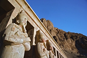 Images Dated 21st November 2005: Mortuary Temple of Queen Hatshepsut (Deir Al-Bahri), West Bank of the Nile Valley