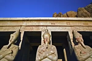 Images Dated 21st November 2005: Mortuary Temple of Queen Hatshepsut (Deir Al-Bahri), West Bank of the Nile Valley