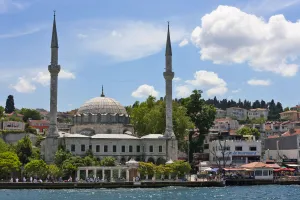 Mosque and buildings on the waterfront on the Asia side. Golden Horn, Istanbul, Turkey Mosque and buildings on the waterfront on the Asia side. Golden Horn, Istanbul, Turkey