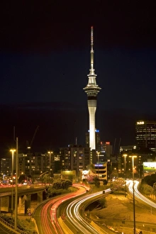 Images Dated 28th November 2006: Motorways and Skytower, Auckland, North Island, New Zealand