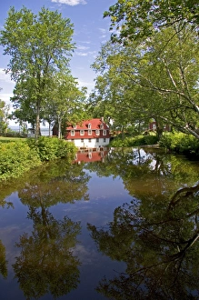 Images Dated 2nd August 2006: Moulin de Beaumont, a mill built in 1821 near Quebec City, Quebec, Canada
