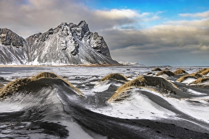 mount vestrahorn snow iceland