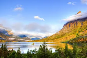 MT, Glacier National Park, Saint Mary Lake and Wild Goose Island