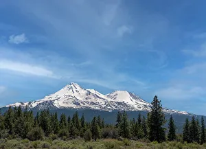 Images Dated 2nd May 2022: Mt. Shasta the tallest volcano in California