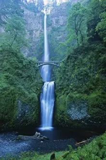 National Prints: Multnomah Falls, Columbia River Gorge National Scenic Area, OR Multnomah Falls