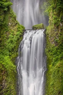 Multnomah Falls, Columbia River Gorge, Oregon