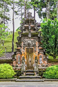 Ubud Prints: Munificent grounds of the Saraswati Temple with healing waters and cleansing pools