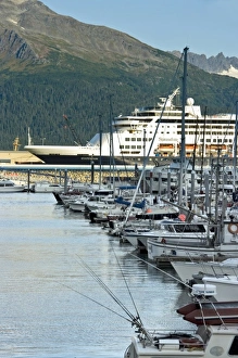 Images Dated 6th September 2009: Must-see port of call Seward, Alaska
