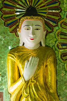 Images Dated 21st November 2014: Myanmar. Mandalay. Sagaing Hill. U min Thounzeh (Thirty Caves) temple