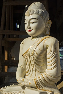 Images Dated 1st December 2014: Myanmar. Yangon. Ceramic Budda