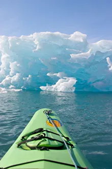 Images Dated 10th September 2004: N. A. USA, Alaska. Kayaking in and around the Columbia Glacier