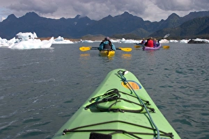 Images Dated 10th September 2004: N. A. USA, Alaska. Kayaking in and around the Columbia Glacier