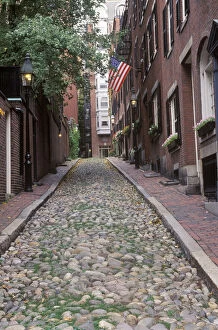 Images Dated 10th October 2007: N. A. USA, Massachussetts, Boston, Beacon Hill, Cobblestone Street
