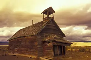Images Dated 2003: N. A. USA, Oregon, Seneca, Ponderosa Ranch Old school house on the Ponderosa Ranch