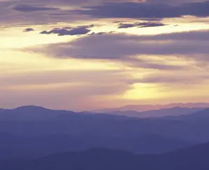 Images Dated 8th June 2004: N. A. USA, Tennessee. Great Smokey Mountains National Park. Sunrise from Clingman s
