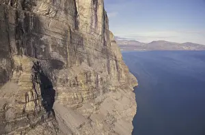 Images Dated 5th December 2003: NA, Canada, Canadian Arctic, Baffin Island Aerial view of Itirbilung Fjord