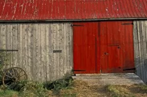 NA, Canada, New Brunswick, Shepody. Red barn door