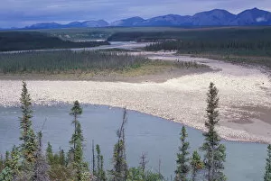NA, Canada, Northwest Territories, Mackenzie Mountains, Ravensthroat River, Landscape