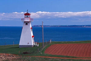 Images Dated 19th January 2005: N.A. Canada, Prince Edward Island. Cape Tryon lighthouse