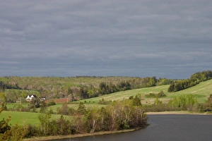 Images Dated 19th January 2005: NA, Canada, Prince Edward Island. Countryside near New Glascow