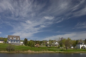 Images Dated 19th January 2005: NA, Canada, Prince Edward Island. Countryside near New Glascow