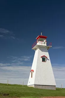 Images Dated 19th January 2005: NA, Canada, Prince Edward Island. Cape Tryon lighthouse