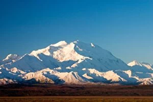 Images Dated 6th September 2004: N.A. USA, Alaska. Mt. McKinley in Denali National Park