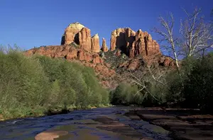 Images Dated 24th August 2004: NA, USA, Arizona, Sedona. Cathedral Rock and Oak Creek at Red Rock Crossing