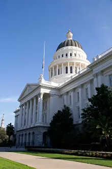 Images Dated 26th May 2006: NA, USA, California, Sacramento. State capitol building