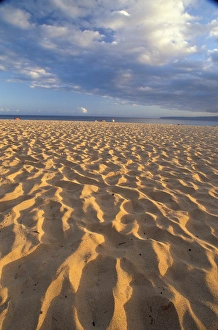 Images Dated 5th January 2005: NA, USA, Hawaii, southern Maui, sandy waves on beach