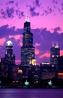 NA, USA, Illinois, Chicago. The Chicago skyline and Sears Tower at dusk