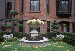 Images Dated 10th October 2007: N.A. USA, Massachussetts, Boston, Back Bay, Townhouse Garden