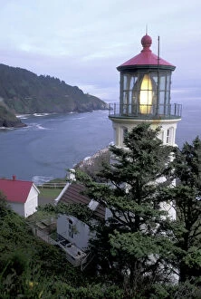 Images Dated 16th June 2004: NA, USA, Oregon, near Florence Heceta Head Lighthouse, on Heceta Head, 205 feet