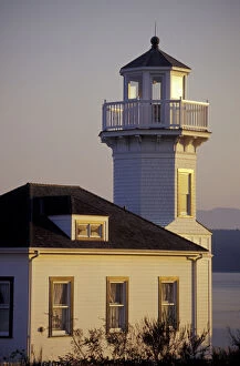 Images Dated 29th March 2004: N.A. USA, Washington, Port Townsend. Lighthouse Cafe building (1880)