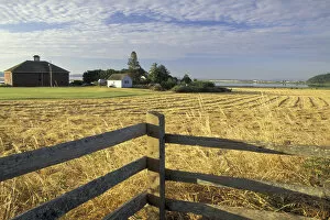 Images Dated 10th May 2004: NA, USA, Washington, Whidbey Island, Ebeys Landing Historic farm at Ebey s